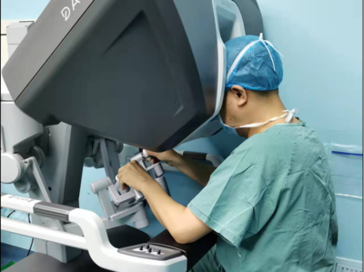 达芬奇机器人做手术，深圳市二医院免除乳腺癌患者“术后留疤”担忧