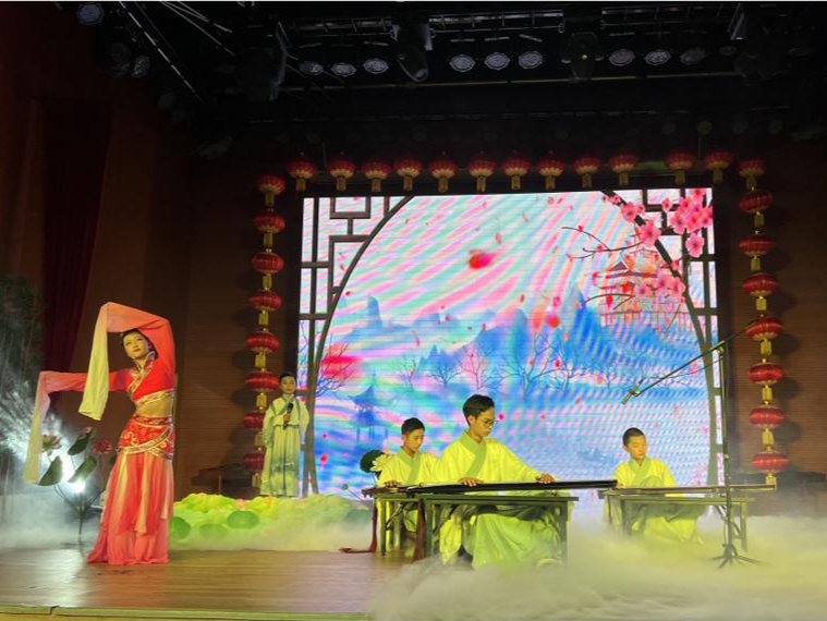 用艺术点缀新一年，深少图举办新年少儿国艺展演
