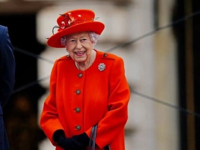 英女王决定取消王室圣诞派对：希望不加剧疫情的传播