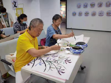 从传统国画梅兰竹菊之中收获快乐