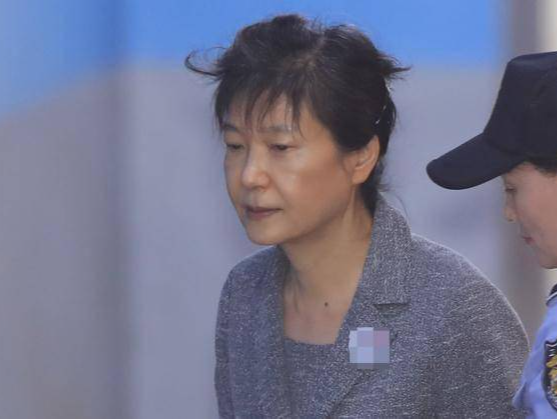 朴槿惠将于今晚出狱：坐牢4年零9个月 比当总统时间长 