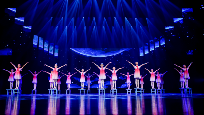 在阳光下成长 于幸福中舞蹈 第三届深圳青少年舞蹈展演举行