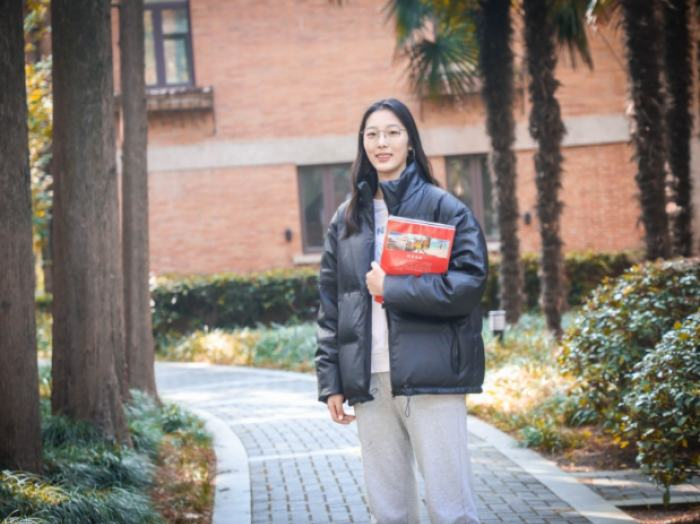 女大学生用“猪鼻子”圈住两篇SCI，网友：连热搜都没看懂