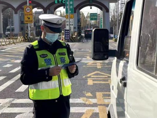 内蒙古满洲里：12月3日起暂停公路口岸现场装卸、运输、通关等作业