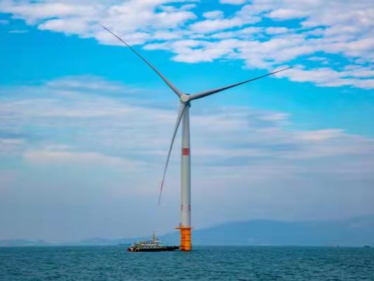 壮观！汕头首个海上风电项目全部风机吊装完成，每年减少二氧化碳排放45万吨