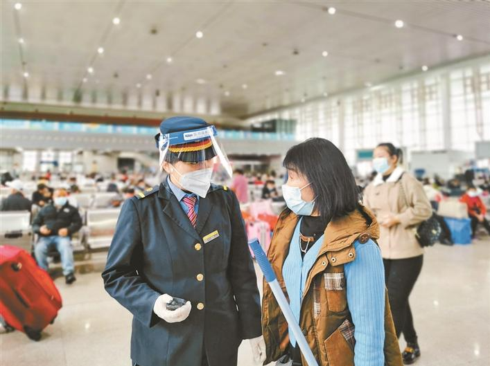 深圳东站客运值班员陈艳妍：看到每位旅客平安回家，辛苦也值得