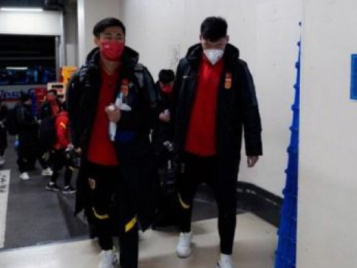 中国队入住的日本酒店一安保感染新冠，国足团队并非密接