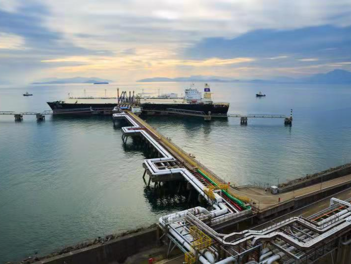 2021年深圳港LNG接卸量同比增长25.3%，深圳交通助力推进“双碳”目标实现