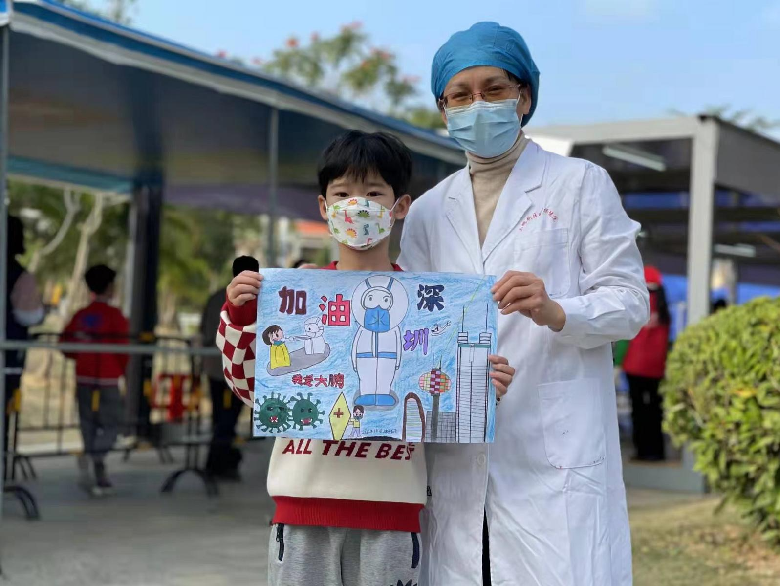 大鹏抗疫一线的暖心故事：谢谢你，感动了我