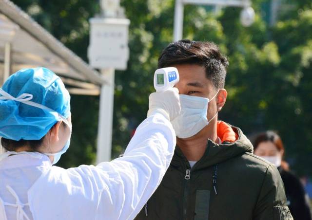 郑州今起开展全市全员核酸检测，不参加者健康码标记为黄码