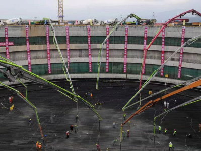 深圳LNG项目储罐超大基坑底板浇筑完成