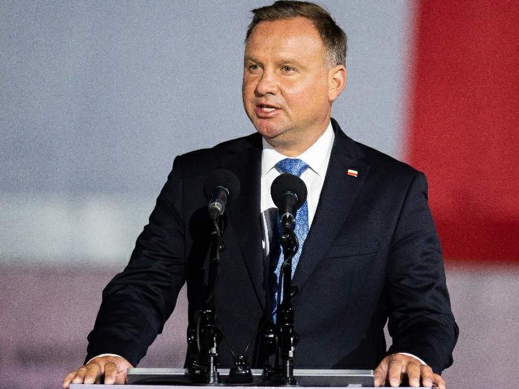 波兰总统杜达新冠检测呈阳性