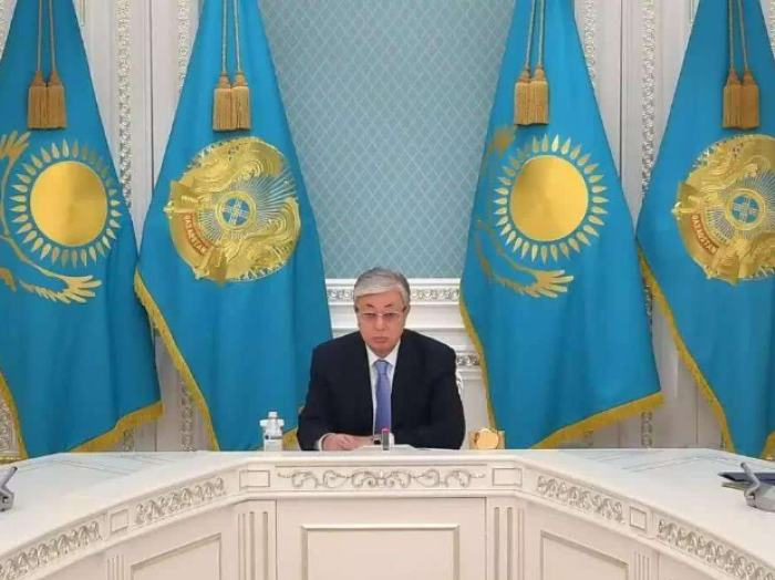 哈萨克斯坦总统任命新总理，宣布将重组武装力量、执法部门