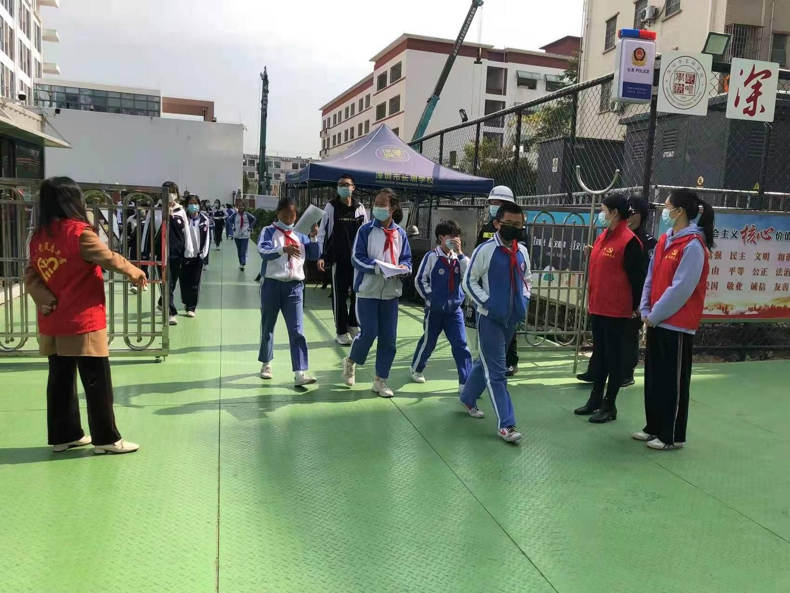 光明区长圳学校党员教师主动请缨争做防疫先行者