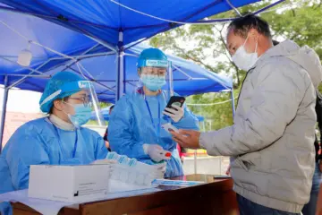 闻令而动 共克时艰，深圳市光明玉塘商会助力核酸检测工作