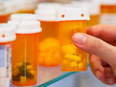新版医保药品目录实施：新增74种，平均药价降幅超60% 