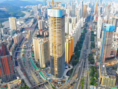 深圳260米崭新地标顺利封顶  润安深南大厦项目预计明年1月竣工
