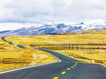 攻克多年冻土消融难题：在青藏高原修建“三高”公路