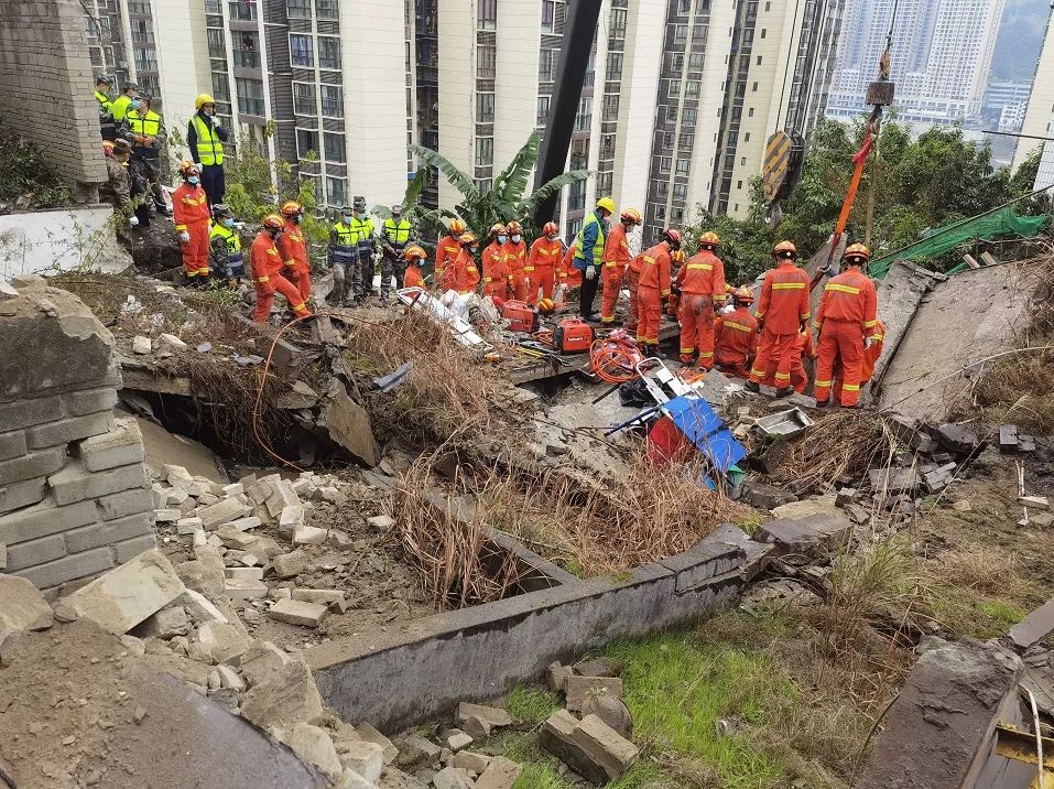 重庆武隆食堂垮塌事故搜救出26人，其中16人死亡