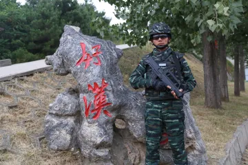 “璀璨勋章背后的峥嵘岁月”系列主题报道之五 | 梁煌：昔日威猛特警传递温暖与感动