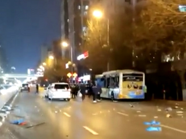 沈阳一公交车发生爆炸，现场有人员受伤