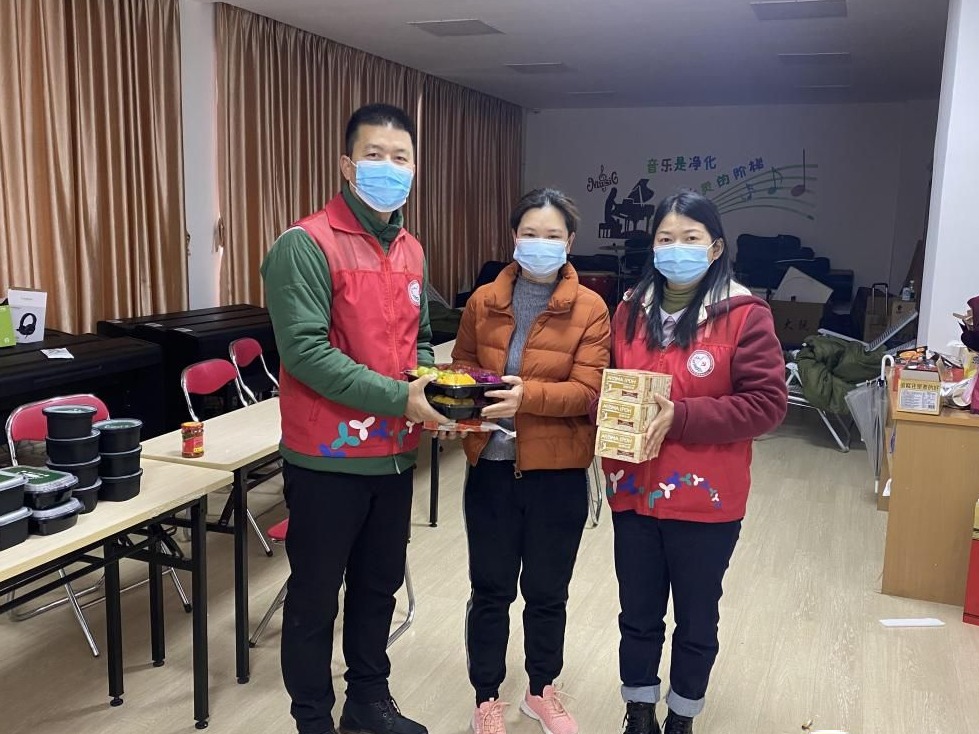 春节值守！横岗这群人写下最美“敬业福”