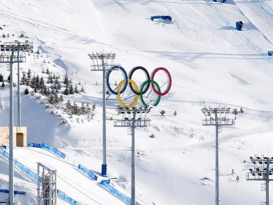 北京冬奥组委举行赛事总结新闻发布会 “三亿人参与冰雪运动”成为现实