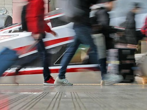今年春运全国预计发送旅客10.5亿人次，客流总量低位运行