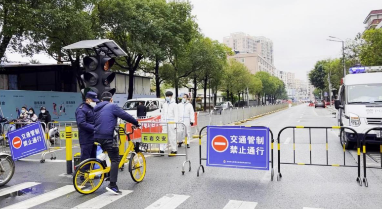 多图直击石岩防控疫情第一线

