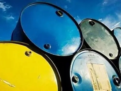 普京宣布特别军事行动后，国际油价突破每桶100美元
