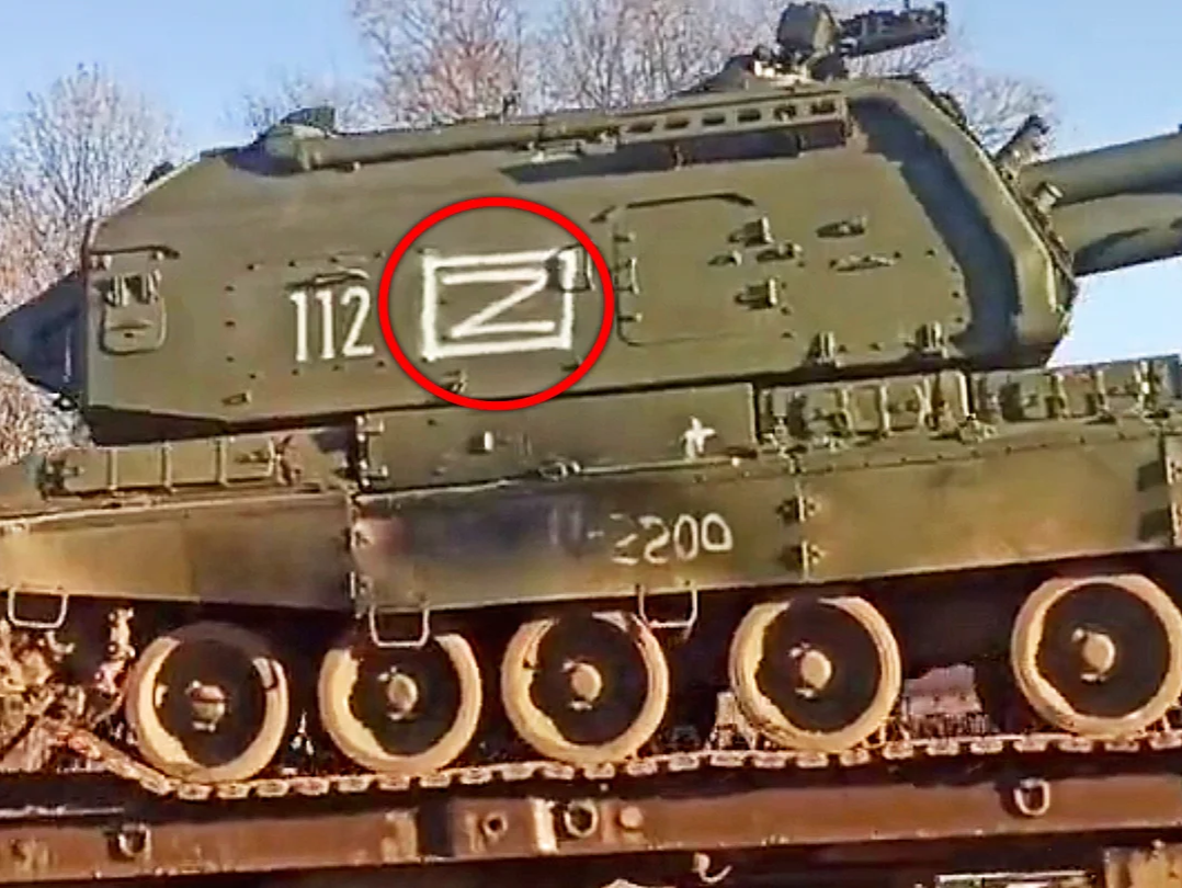 外媒：俄装甲车涂装“Z”字向乌边境移动，大规模攻击在即？
