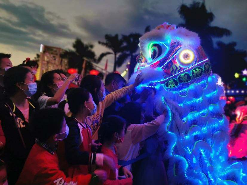 虎年春节黄金周深圳市接待游客302.47万人次，旅游收入20.22亿元