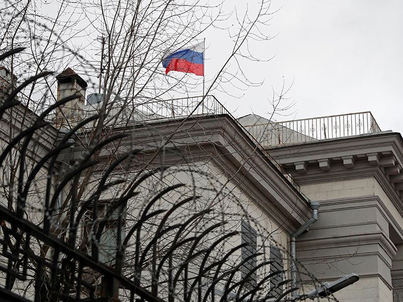 俄罗斯驻乌克兰外交机构人员开始撤离乌克兰