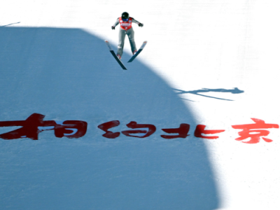北京冬奥会带动全民滑雪热，冰雪运动线上消费快速增长