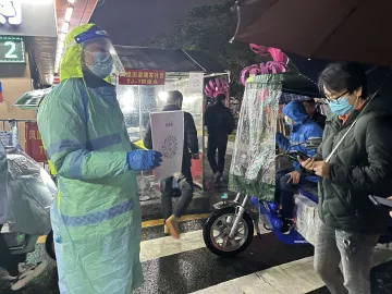 塘家社区党群同心织密疫情防控网