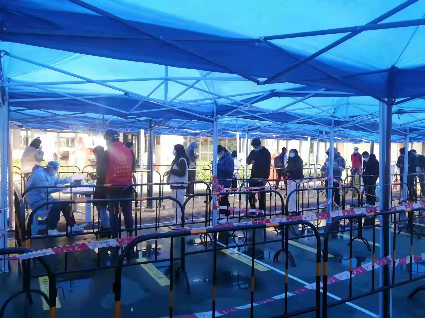 抗“疫”路上风雨同舟！凤凰街道高新园区企业党员主动支援核酸检测一线