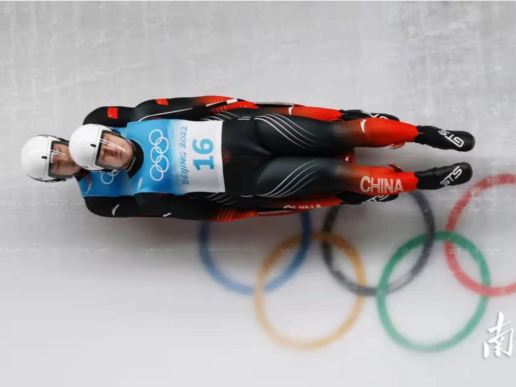 广东选手彭俊越首次踏上冬奥会雪橇赛场