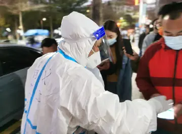“我是志愿者”：全力服务核酸检测 筑牢疫情屏障