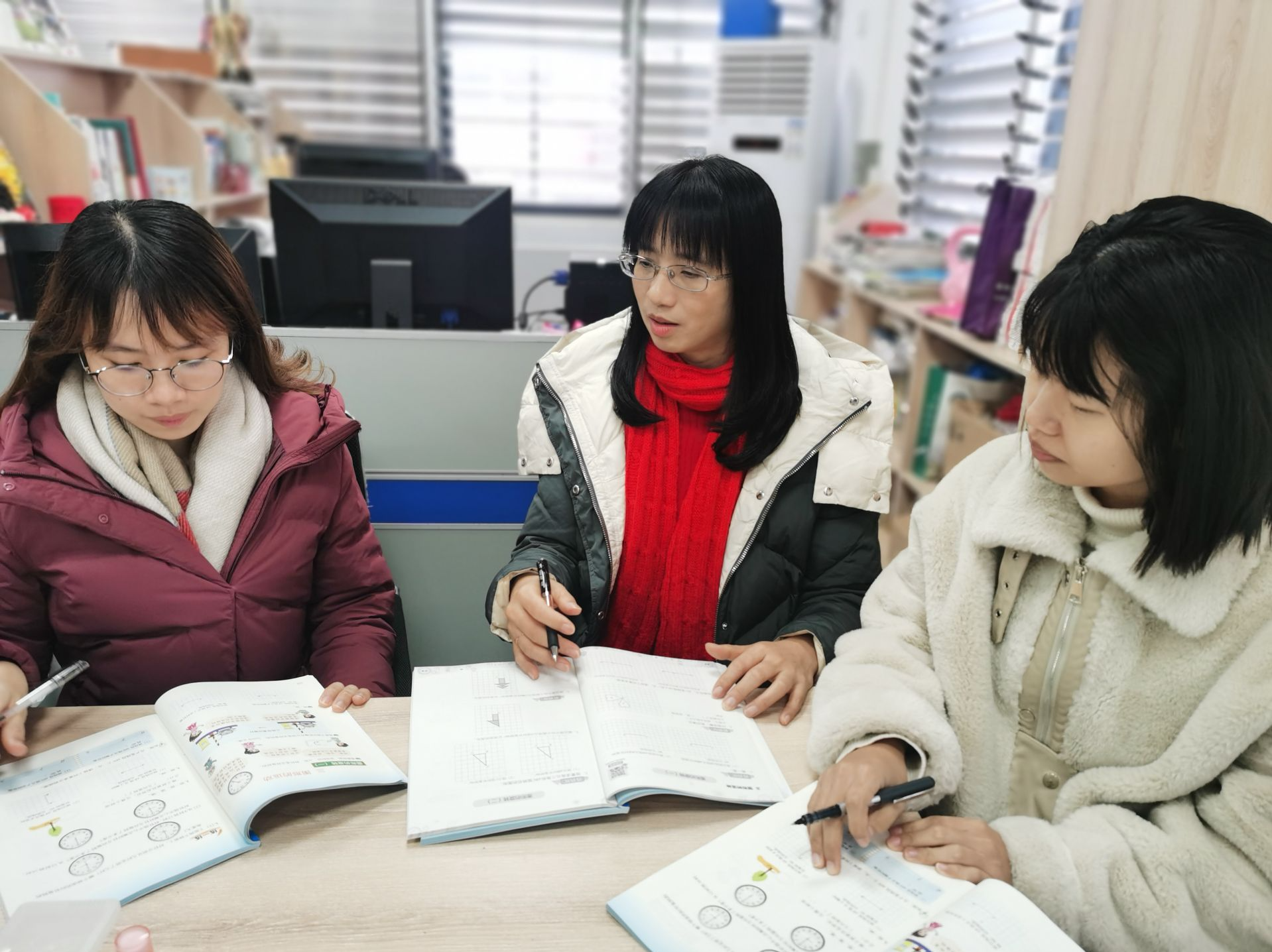 “云端教学”新启航，齐心协力待“春”来——光明区马田小学教师在课室开展线上教学（一）