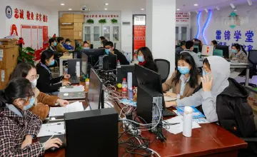 走出校园 奔赴战场 光明师生支援玉塘疫情信息统筹“双核”前线