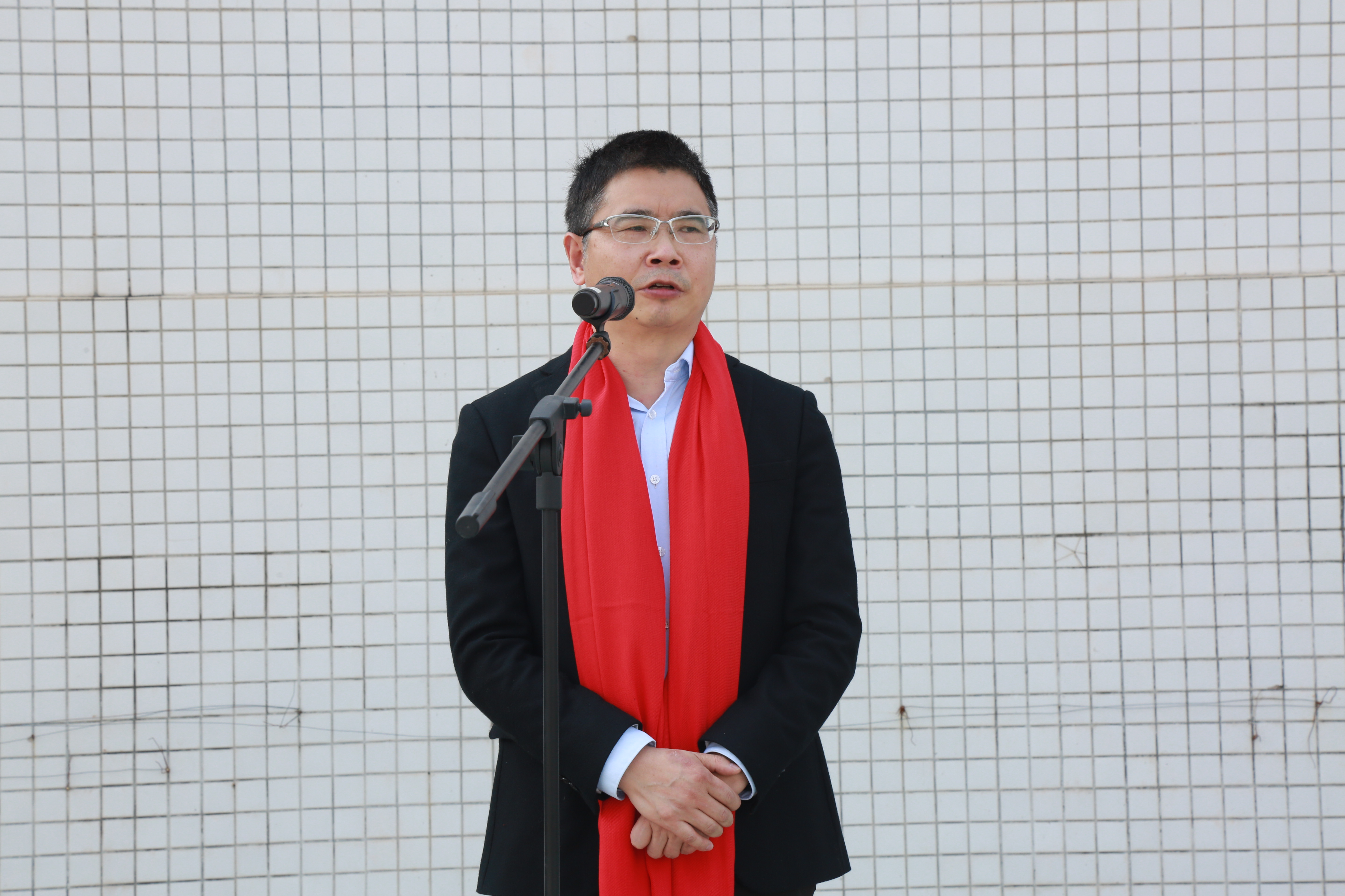 深圳校长改写歌曲《可可托海的赶考人》 激励高三学子积极备考