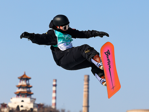 美媒第一时间报道苏翊鸣夺冠，并称中国6金创冬奥最好成绩 