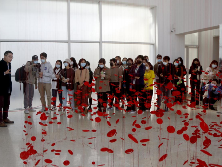 何馆推出“海外华人艺术家邀请展”，聚焦在艺术实践中的女性