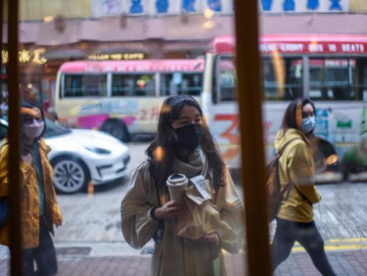 香港进一步收紧社交距离措施：商场、超市等关闭至24日
