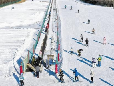 “带动三亿人参与冰雪运动”成为北京冬奥会最大遗产成果