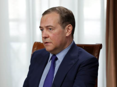 俄联邦安全会议副主席梅德韦杰夫：区域货币时代即将到来