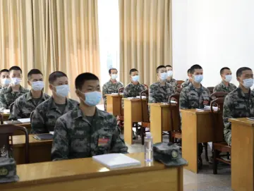 “兵哥哥”即将被交付国家了！为防疫新兵与家人之间视频告别