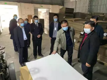 凤凰街道检查印刷企业督导疫情防控和依法依规经营