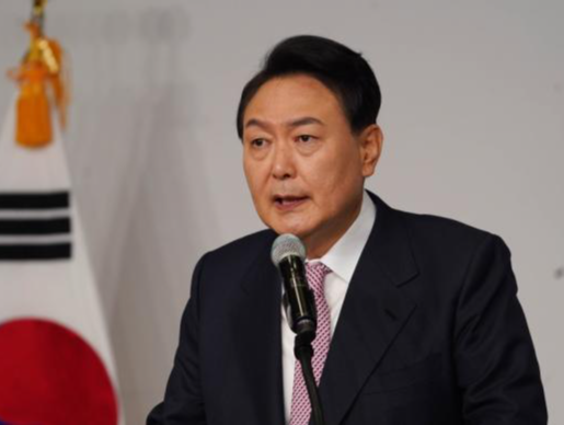 日本首相岸田文雄与韩国新任总统尹锡悦举行电话会谈