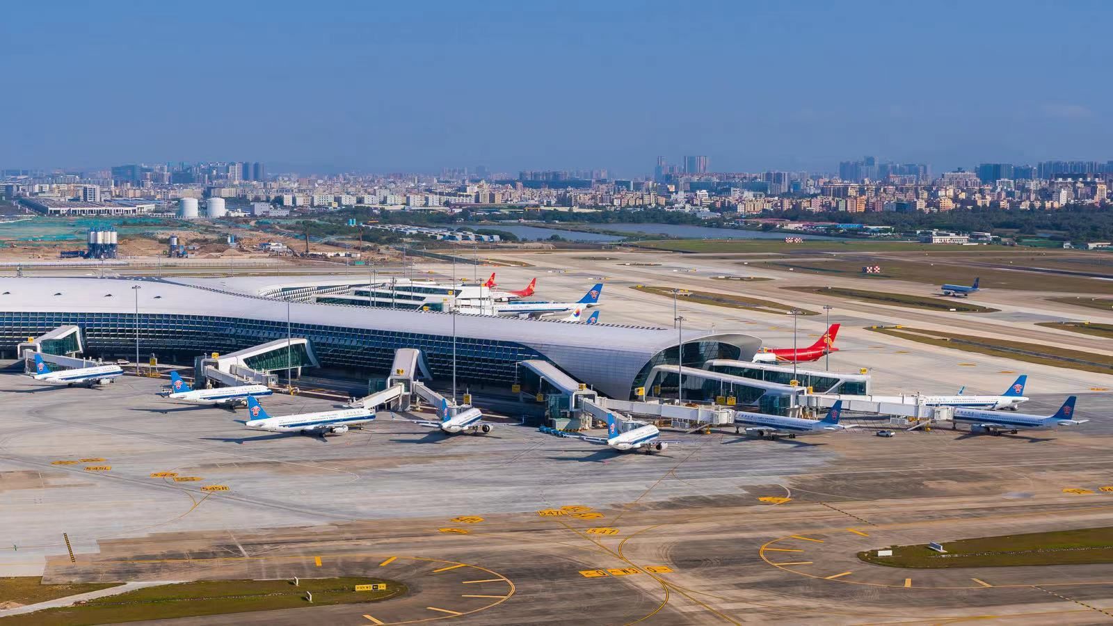上升势头喜人！深圳机场夏秋航季周航班量最高将超8000架次 